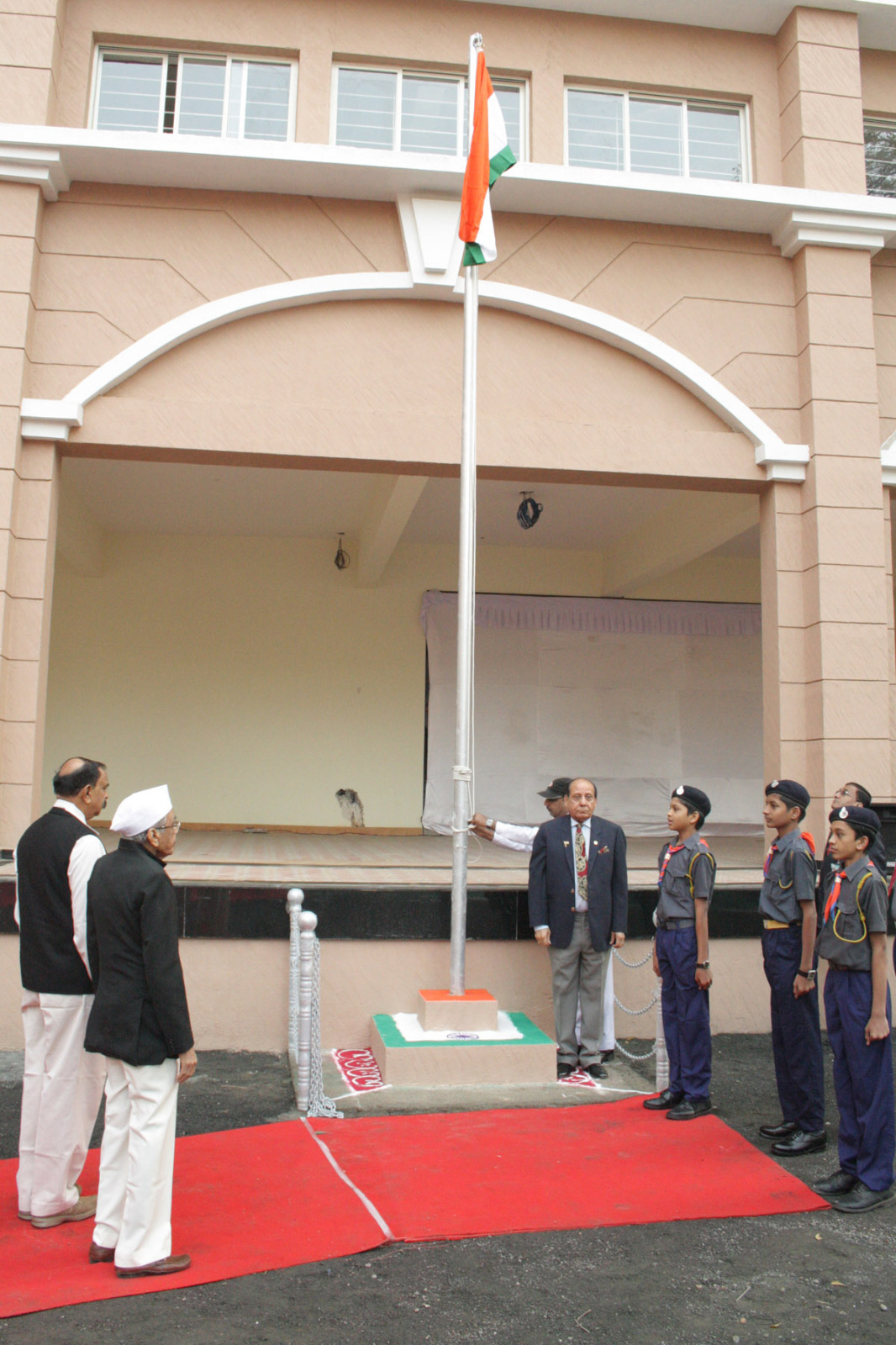 Flag hoisting in Bvpm