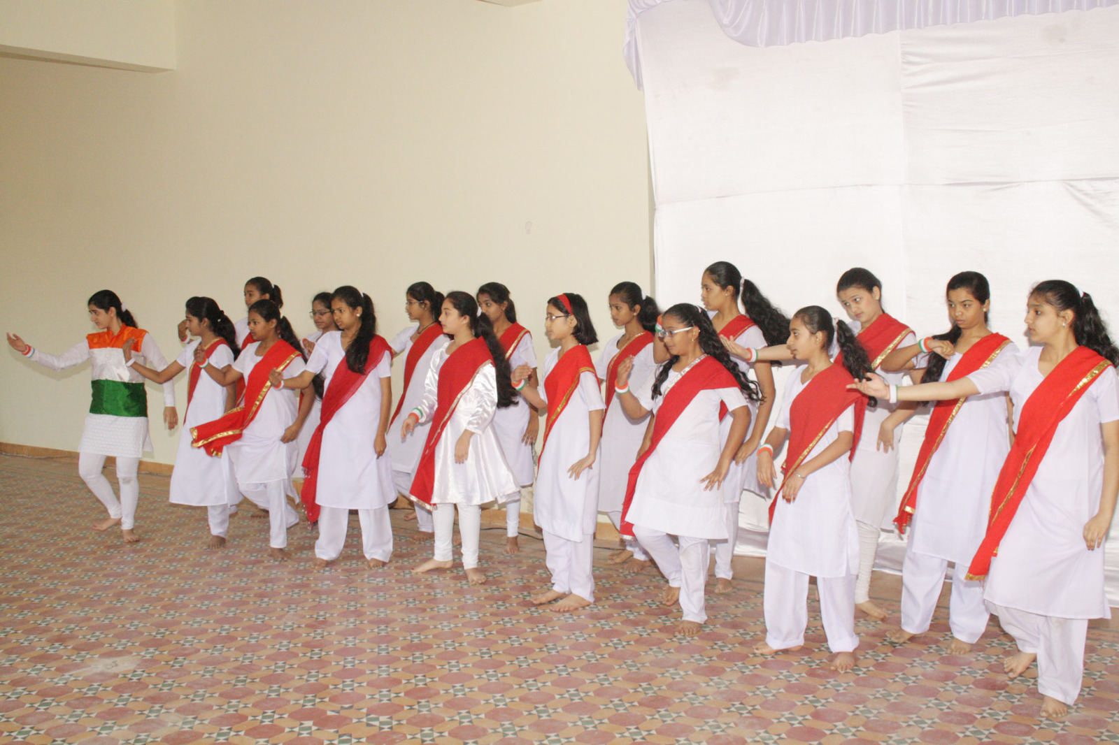 Girls Dancing on indian song